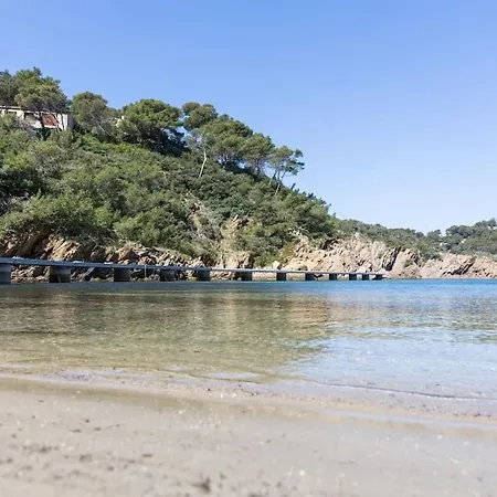 Cap Benat Piscine Vue * Борм-ле-Мимоза