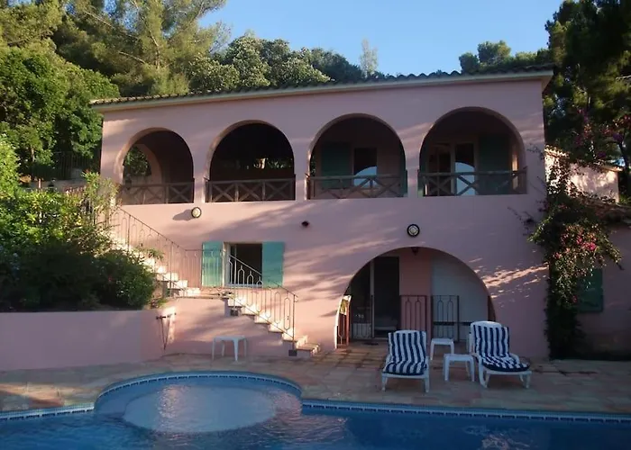 Cap Benat Piscine Vue بورم لي ميموزا